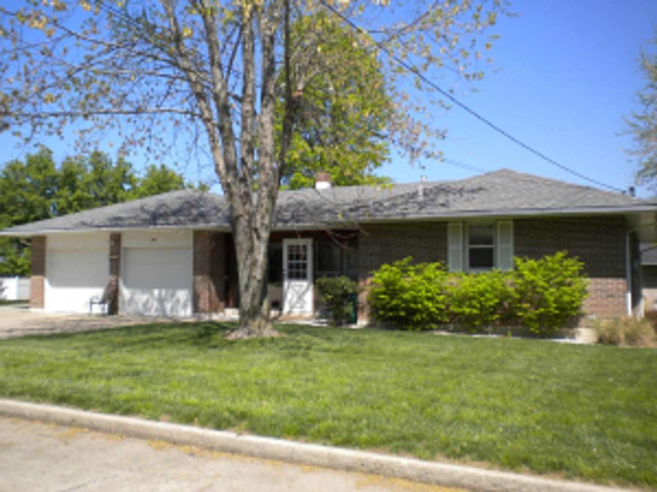 Spacious 3-Bedroom Home with Bonus Rooms in SoBoCo School District!