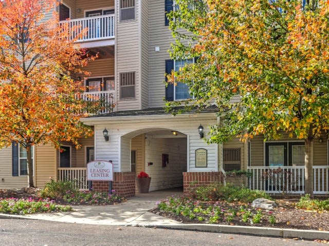 Pointe at River Glen