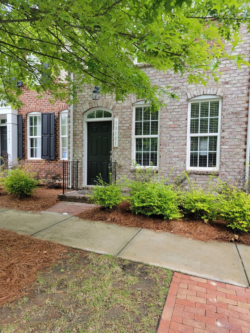 Townhome located in Eastfield Prosperity Village with 2BR/2.5BA One car garage
