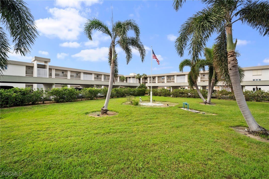 6102 Augusta Drive unit: 302