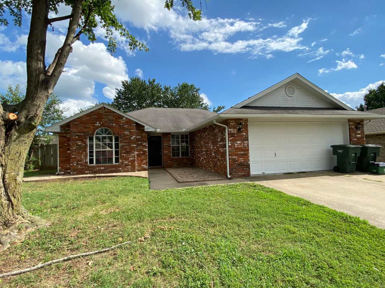 3 Bedroom House Fayetteville AR- Pets Welcomed!