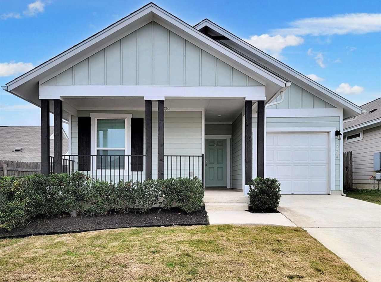 Modern 3BR/2BA Home with Garage  Fenced Backyard