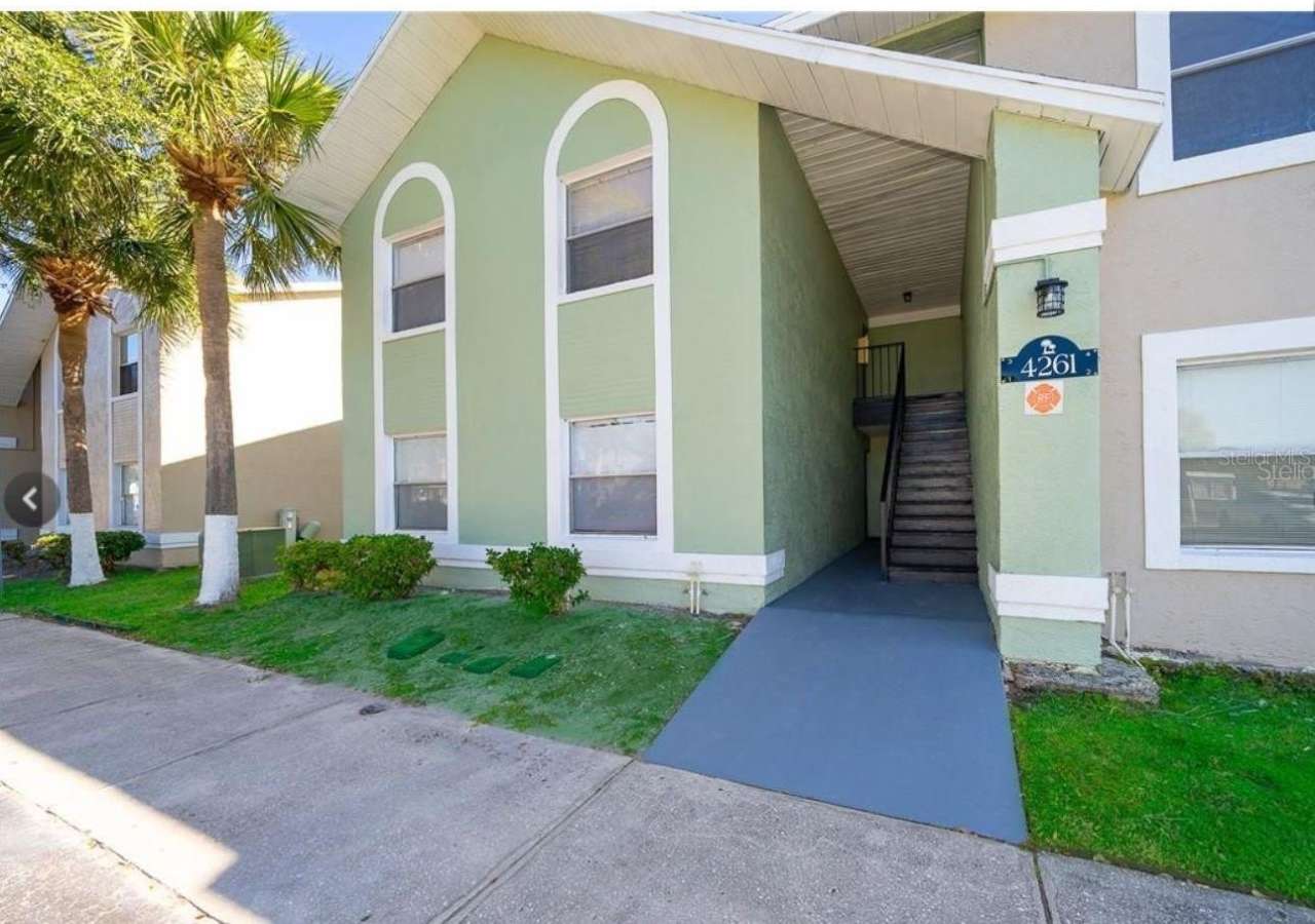 4261 PERSHING POINTE PLACE