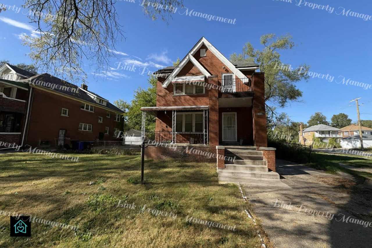 2908 Fullerton Detroit, MI