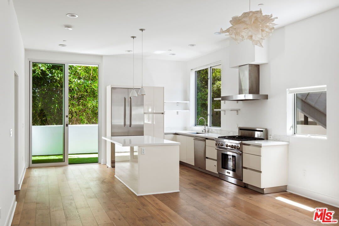 616 N Croft Ave unit: 6