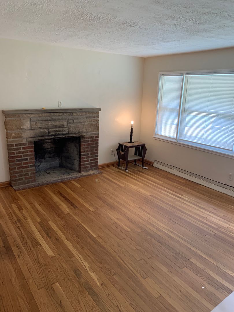 2 Bedrooms  1 Bathroom - East end of Barberton