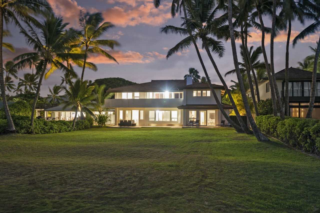 Ocean View Villa w/Beach as Backyard, Walk to Attractions: Kailua Hale Kahakai