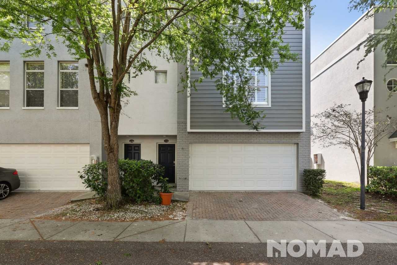 Stylish 3BR Townhome in Tampa
