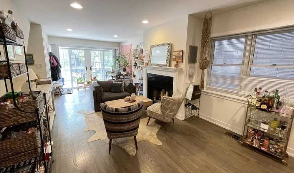 1450 West Walton Street