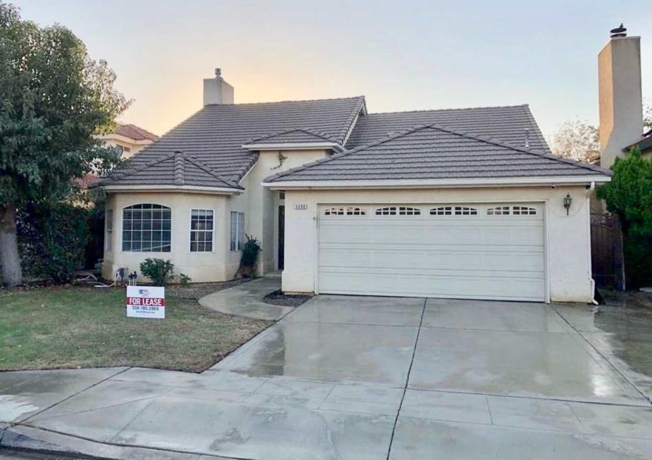 $500 MOVE IN BONUS, $2,450 Shields  Clovis 3 Bed - Judy Ave, Clovis / Swimming Pool