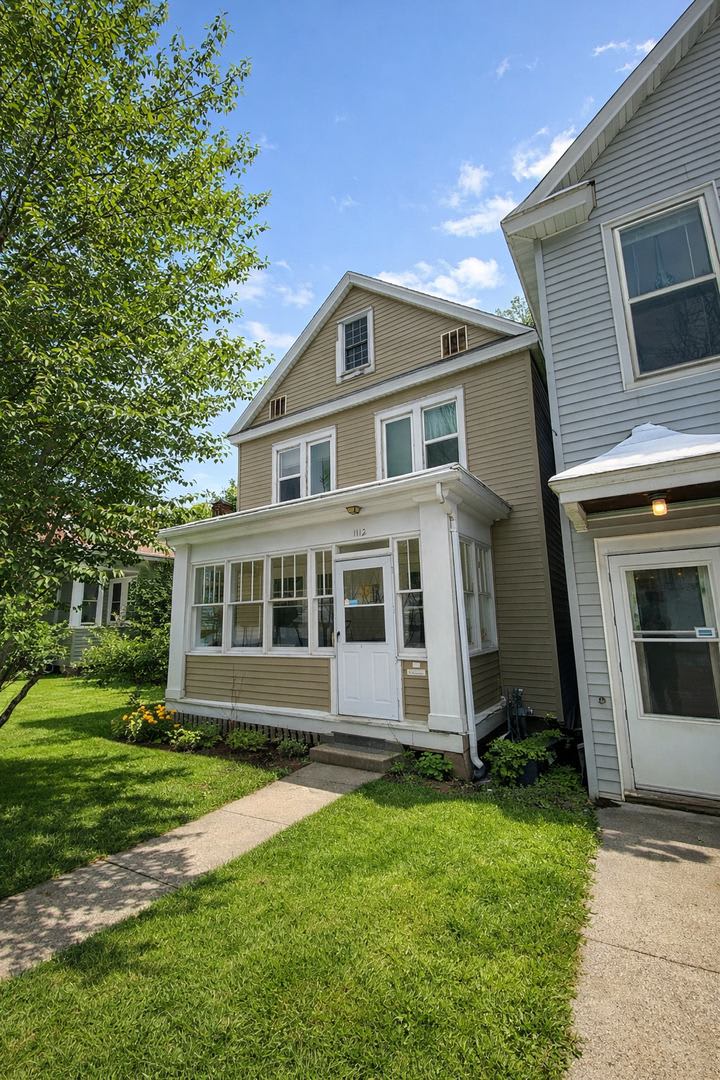 AVAILABLE JUNE 1ST - Huge 6 Bed 2.5 Bath Home Close to campus!