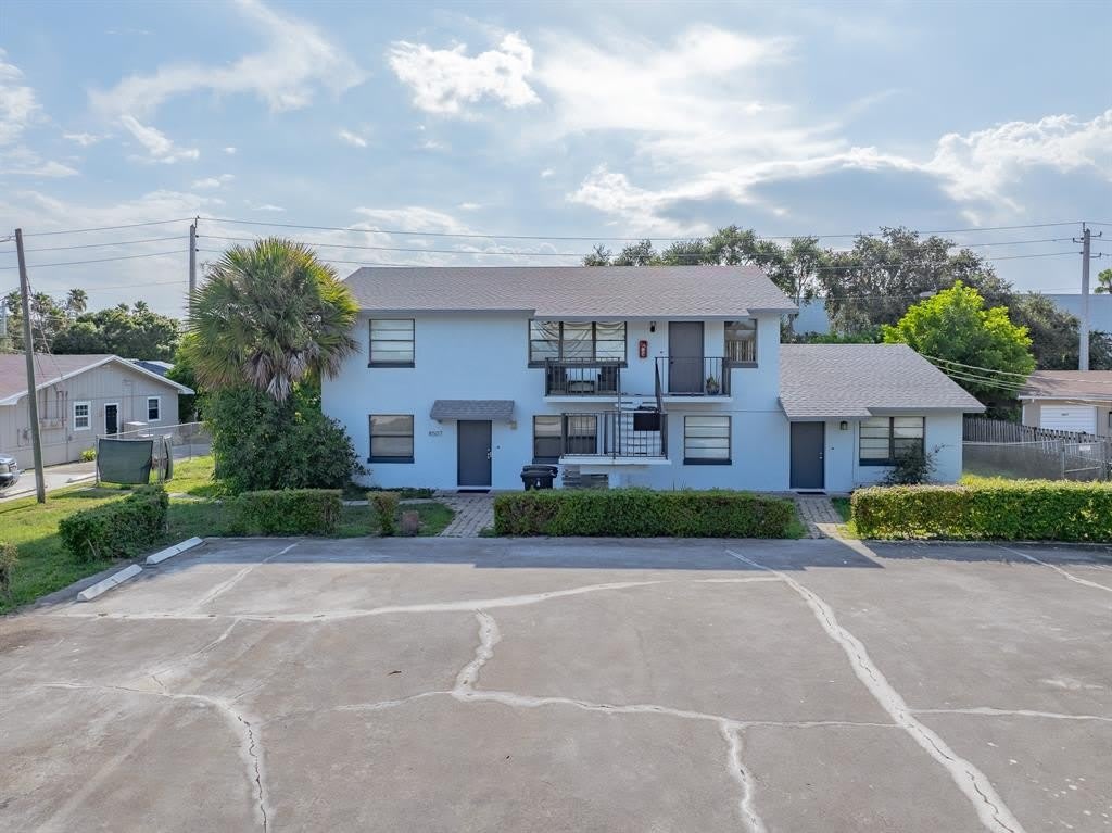 8507 Sunset Dr Drive