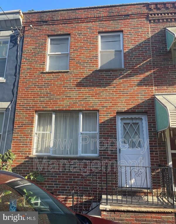 925 Watkins Street
