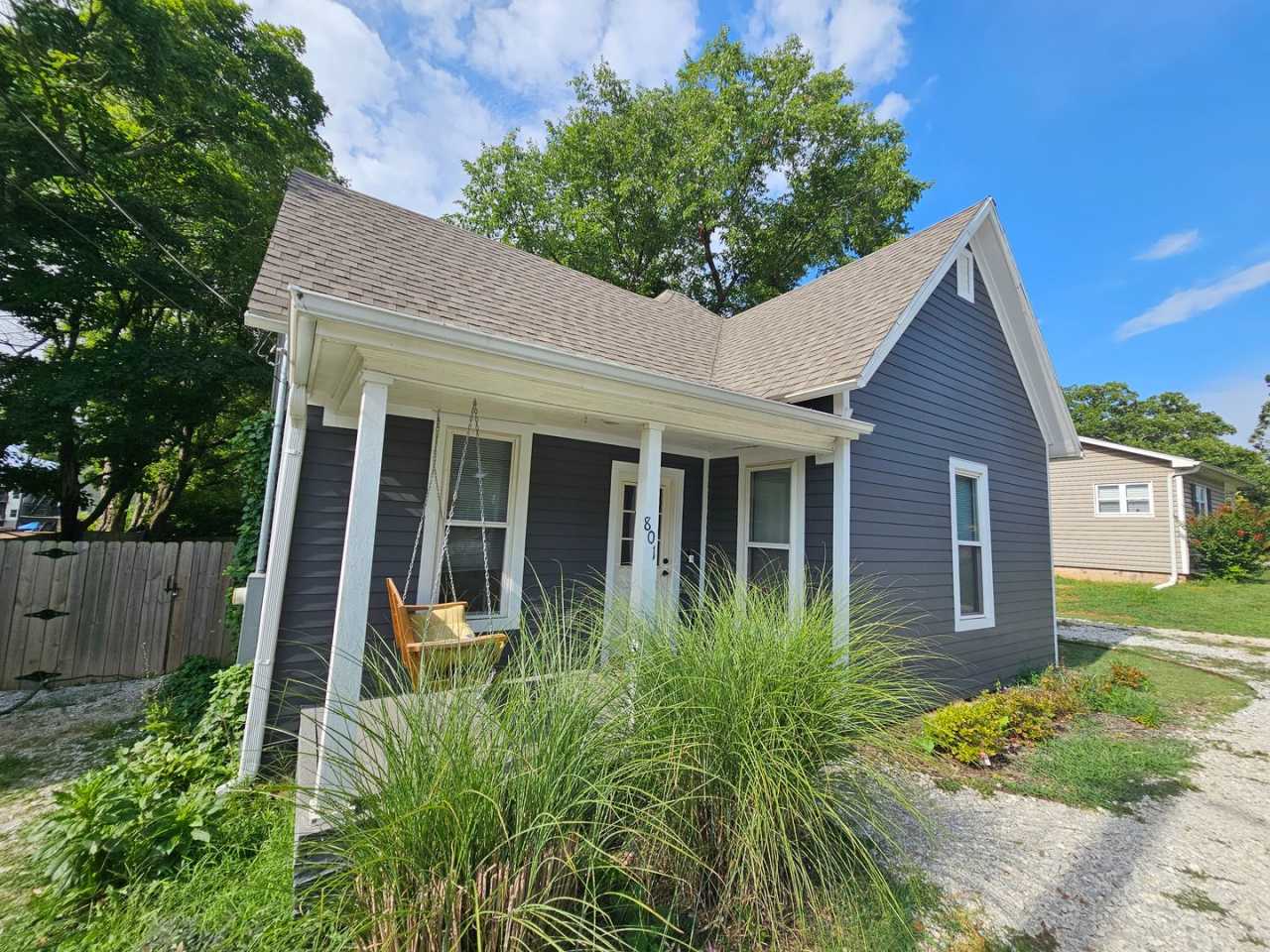 Nice 3 bedroom 2 bath home close to the U of A