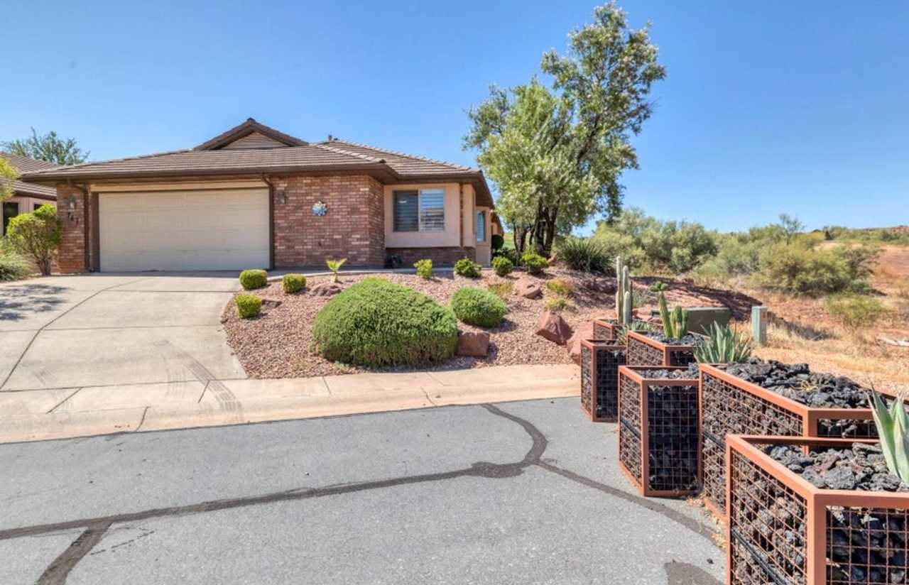 3 Bedroom Home In Southgate!