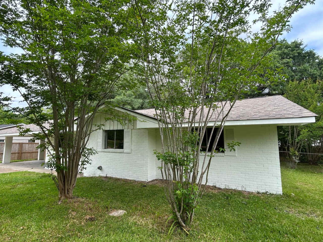 3 bed 2 bath home for lease - Call 601-826-3185 to learn more.
