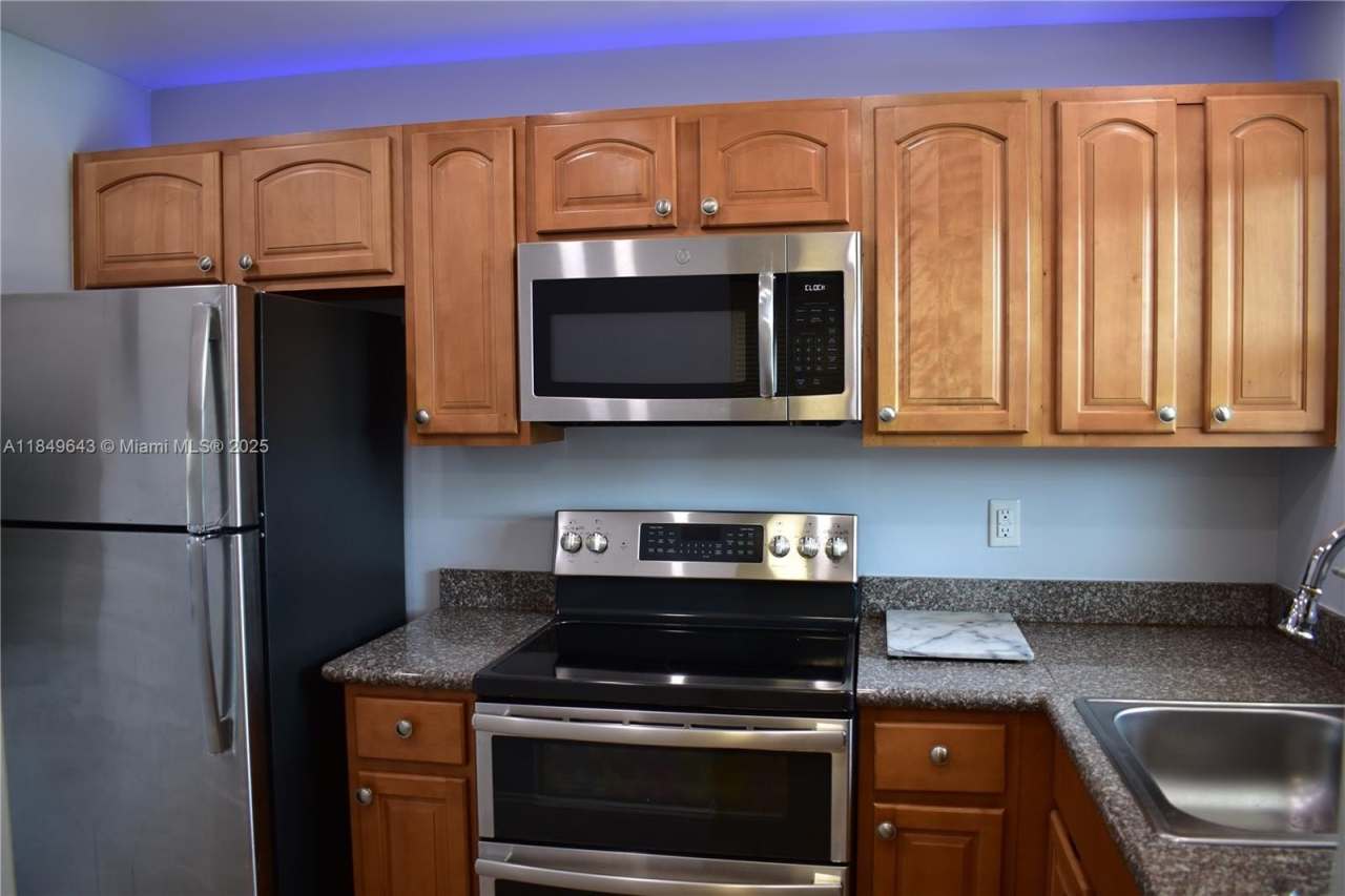 8590 Sunrise Lakes Blvd