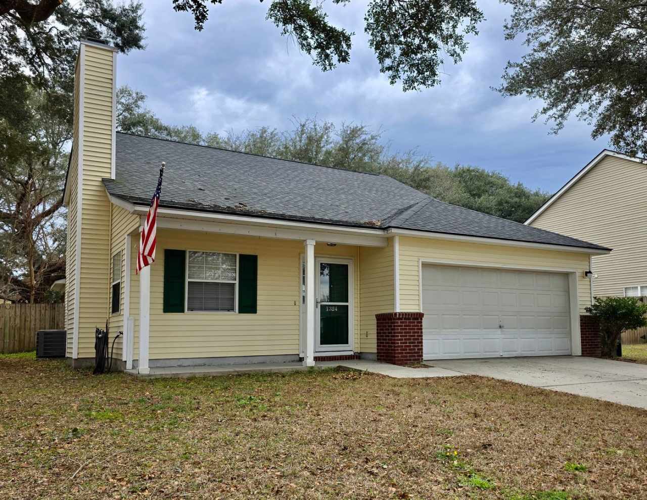 Charming 3 bedroom with fenced in yard - Tall Pines - Ladson
