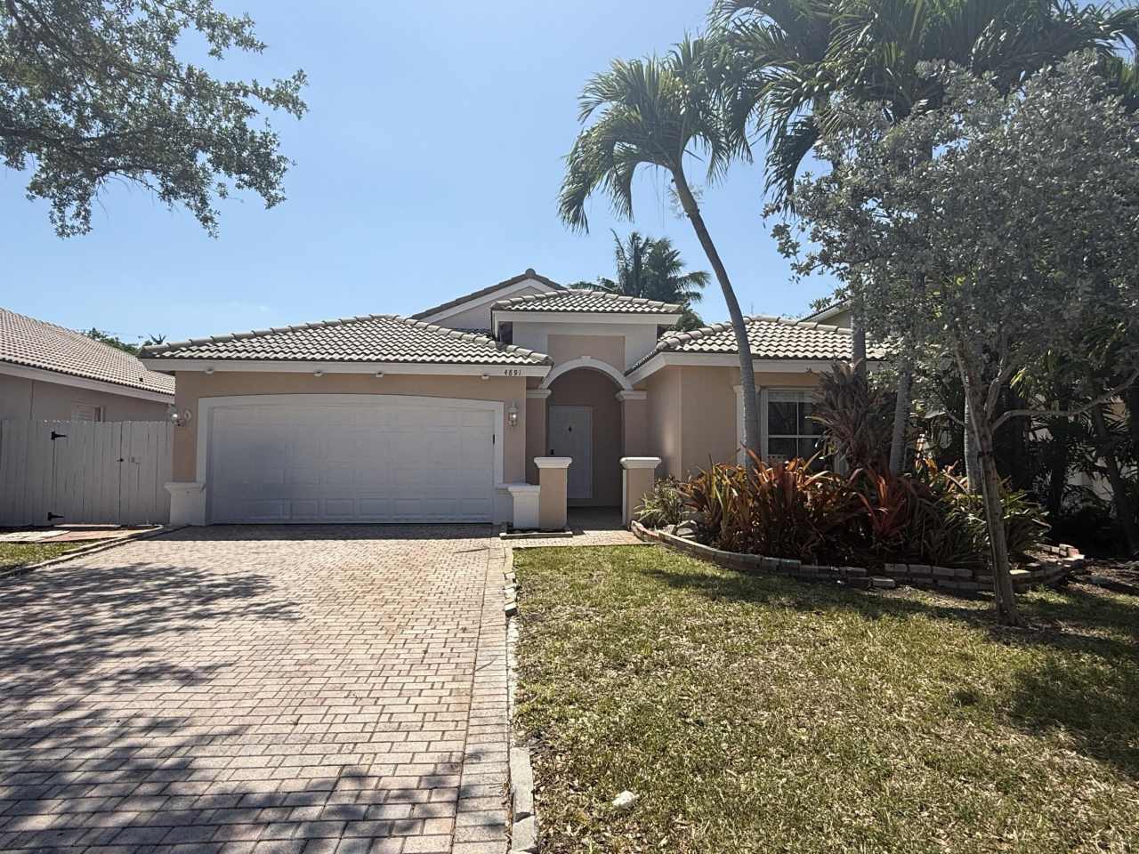 4891 SW 34th Terrace