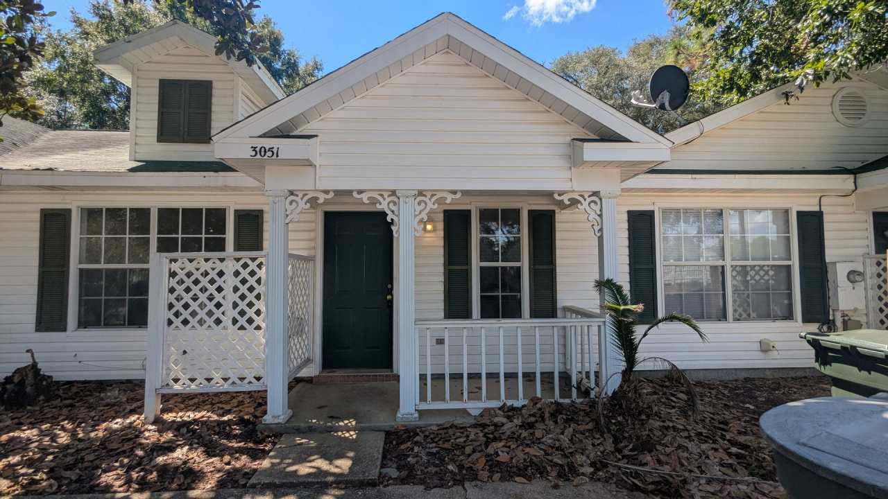 MOVE IN SPECIAL: HALF OFF first full month of rent!!!