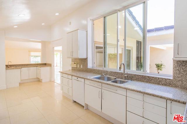 480 North Robinwood Drive