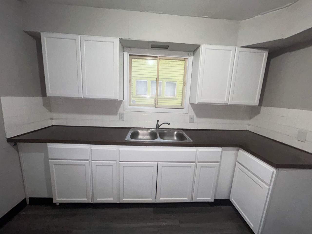 Charming 3-Bedroom Property in Prime Location