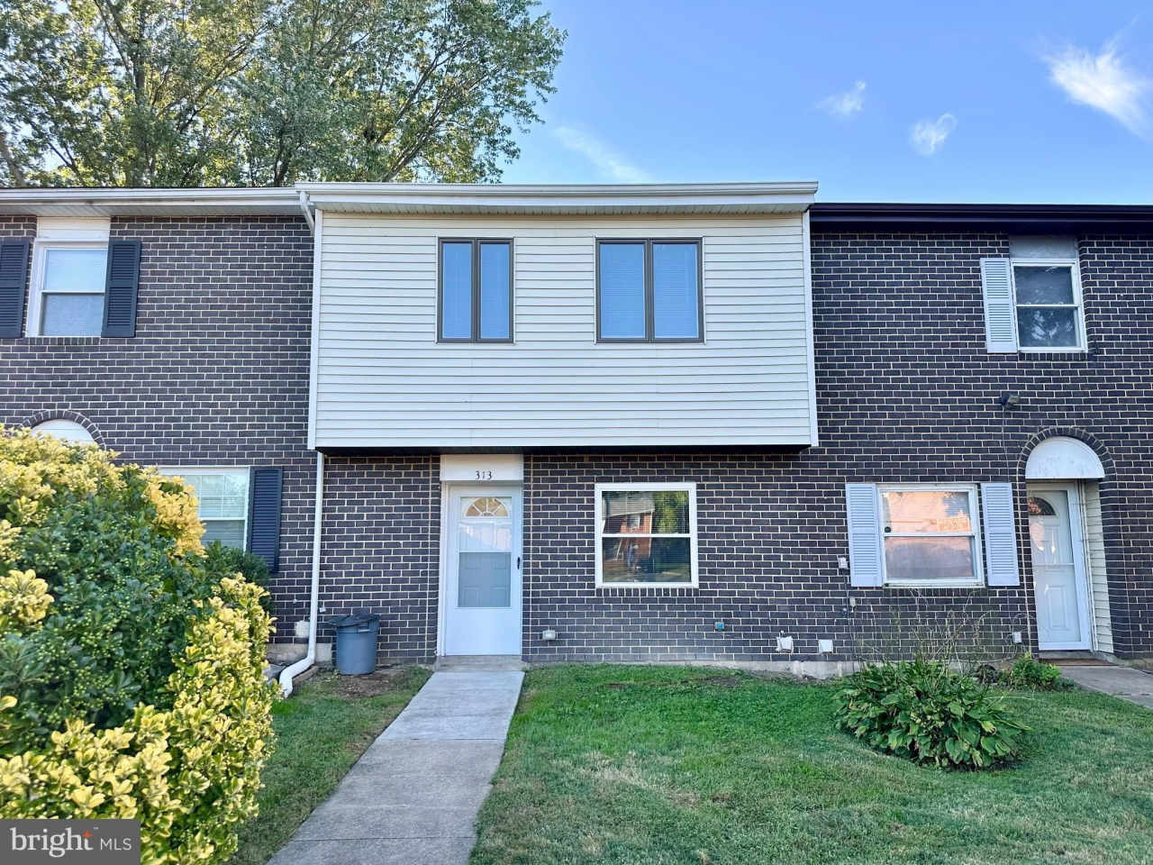 313 SWEET BRIAR Court