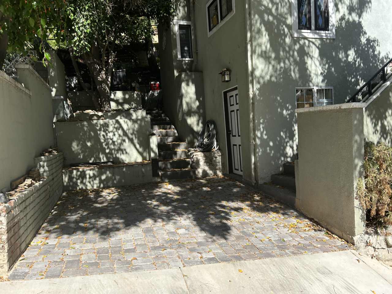 469 West Avenue 37