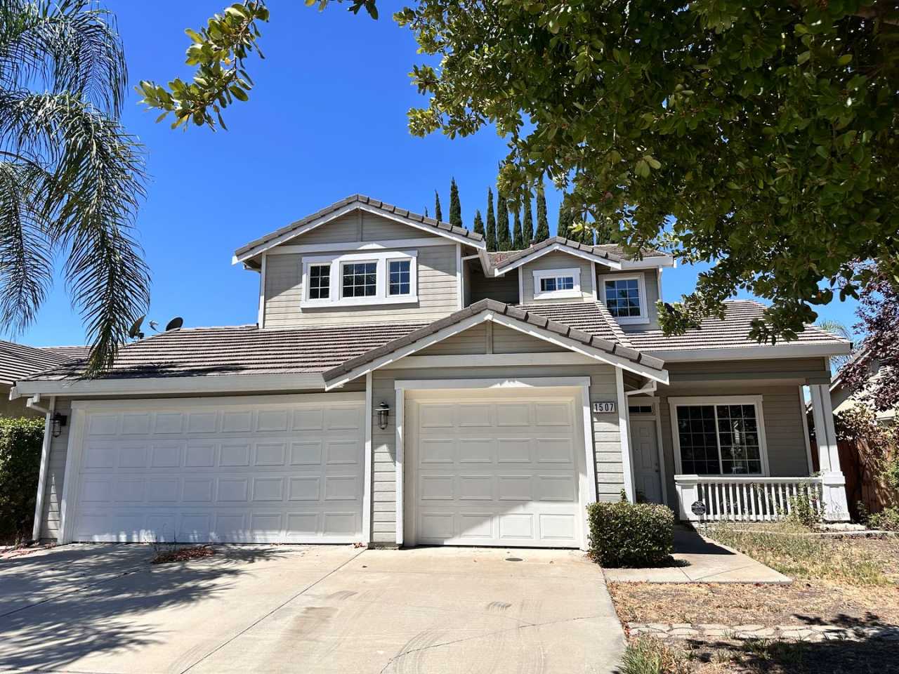 4 Bedroom 3 Bathroom Available Now