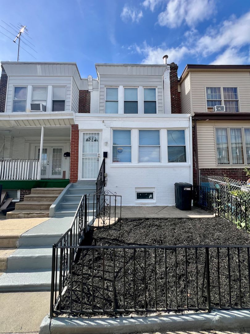 Newly Renovated 3-Bedroom Townhome in Elmwood Park! Available NOW!