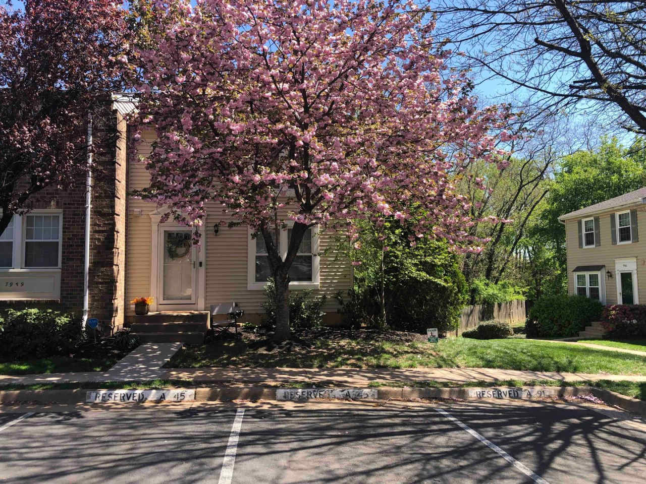 3 Bedrm 3.5 Ba Updated Tysons Townhome w/ 2 Resv Prkg Avail 6/3/25 *UPDATED PHOTOS COMING SOON*