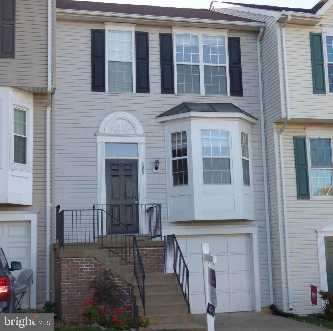 625 TAMMY TERRACE SE