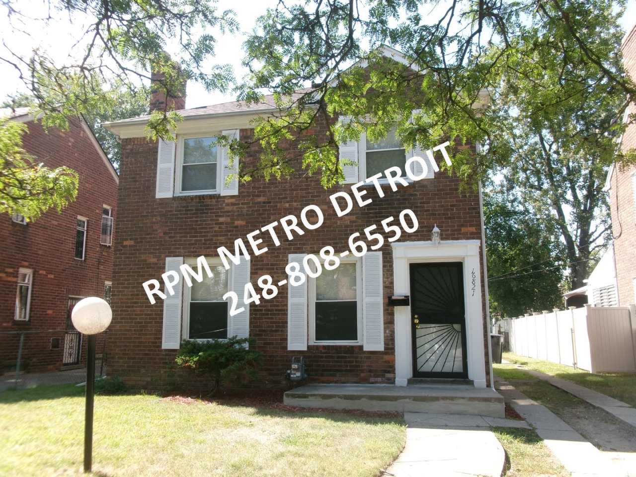 MOVE IN READY 3 BEDROOM BRICK COLONIAL HOME IN DETROIT.