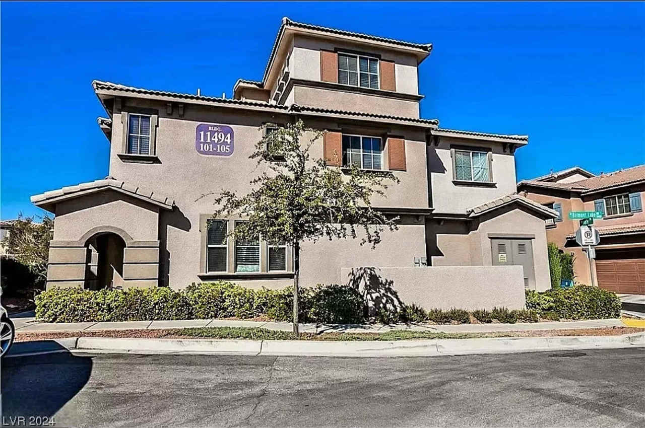 2 Bed, 2.5 bath Townhome for rent in the heart of Summerlin