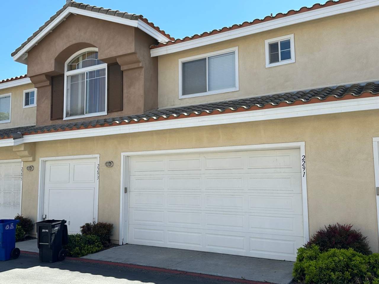 Centrally Located 2 Bedroom  2 Bathroom Townhome w/ 2 Car Garage in Cabo Bahia Community