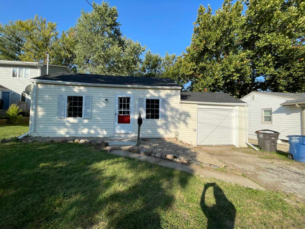 2 Bedroom 1 Bath with Attached garage