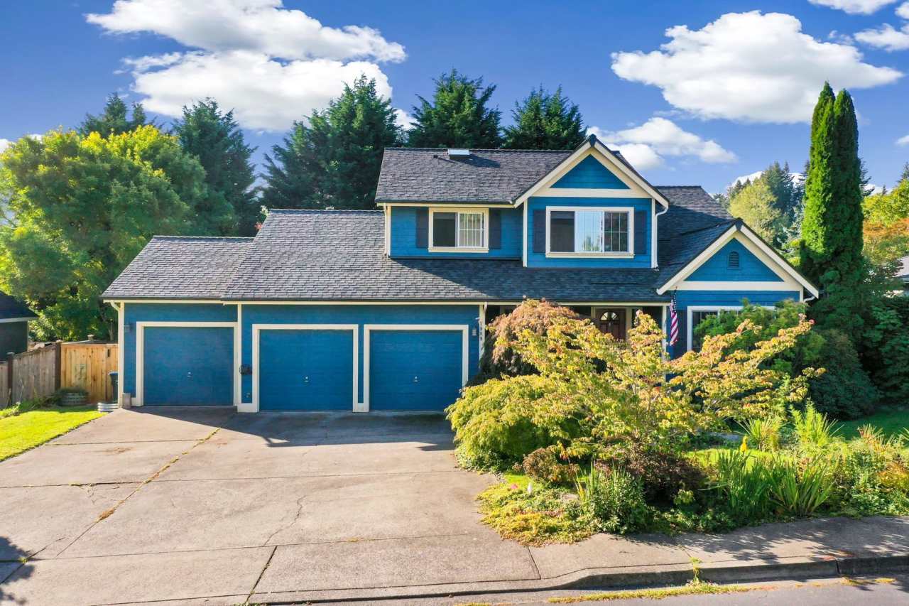 5 Bed 2.5 Bath Spacious House For Rent In Poulsbo!!!