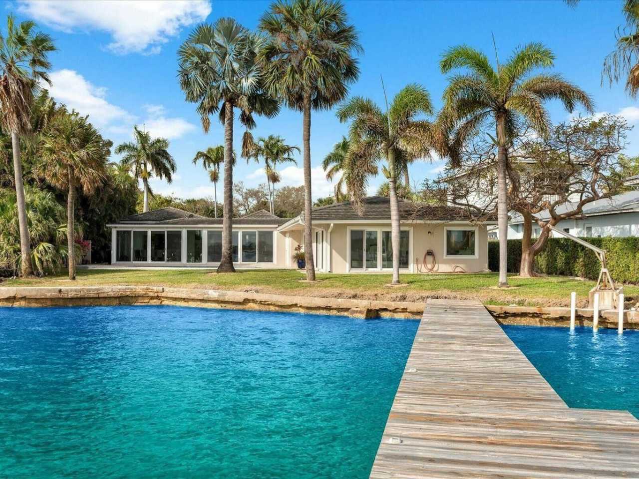 714 South Lake Drive