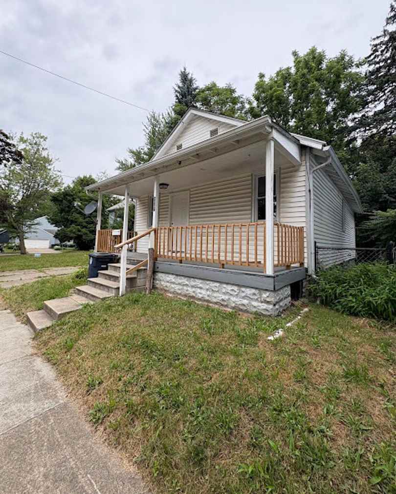 2 Bedroom 1 Bathroom Home for Rent!