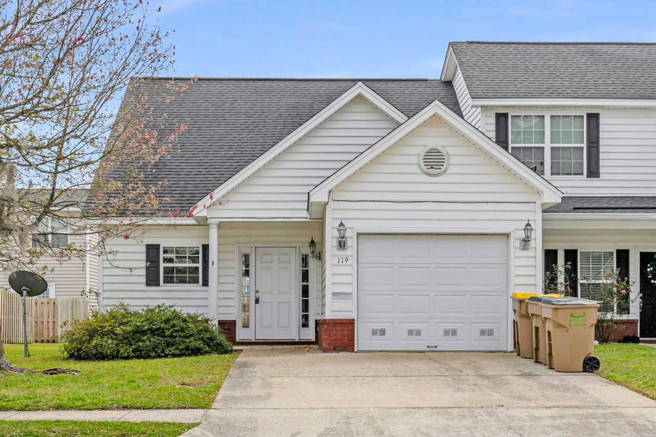 3 Bedroom 2.5 Bathroom Townhome in Cypress Point - Richmond Hill