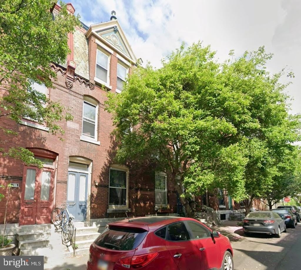 826 N WOODSTOCK STREET