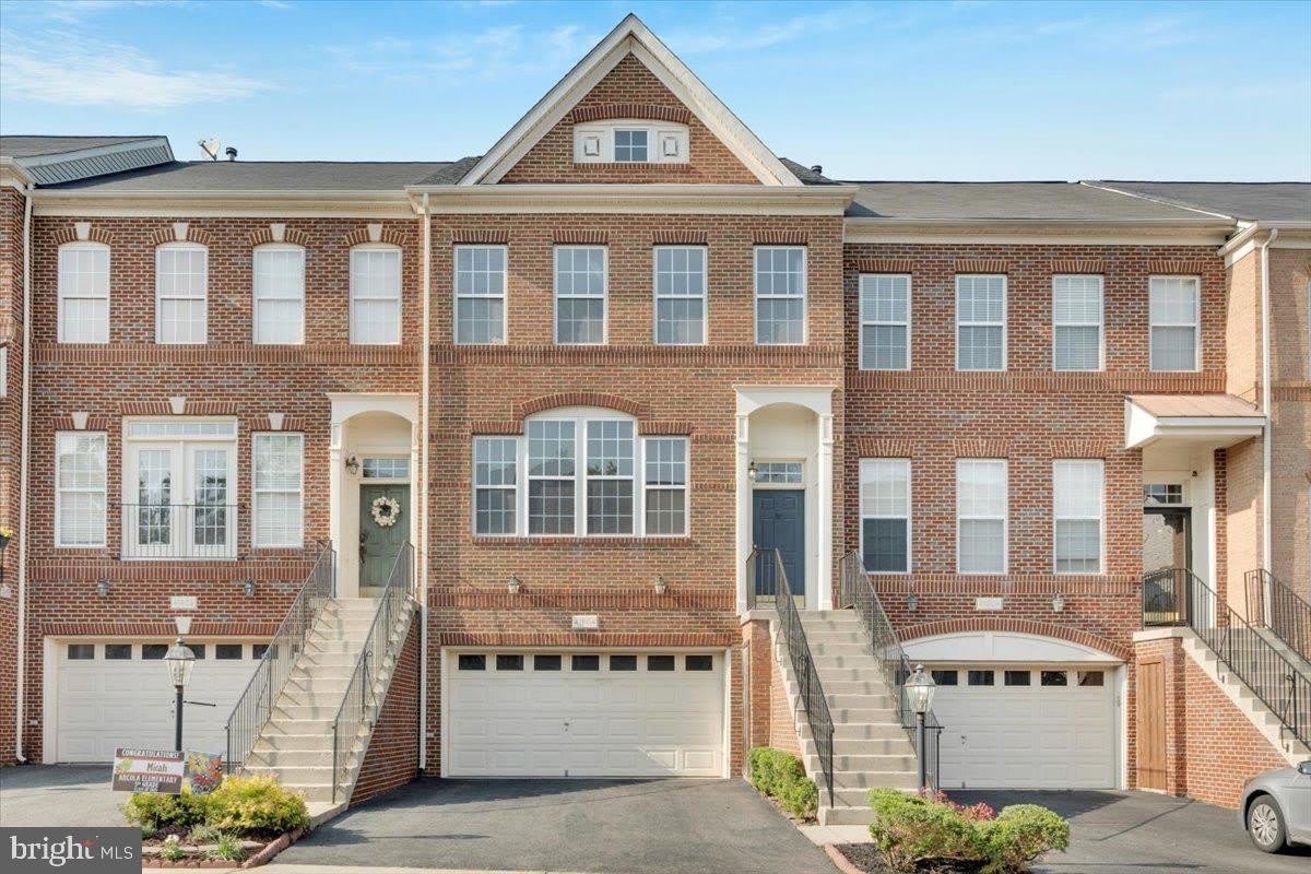 41904 CINNABAR Square