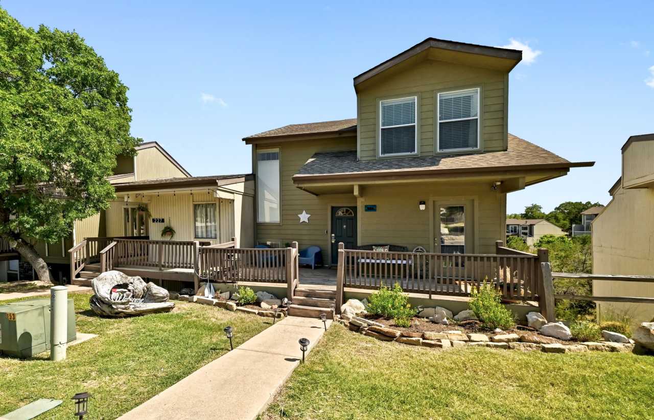 225 Comanche Lane - 1