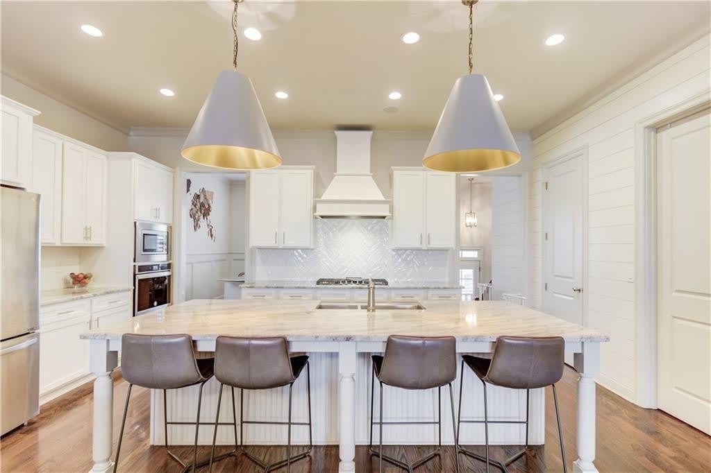 1816 Falling Sky Court NE