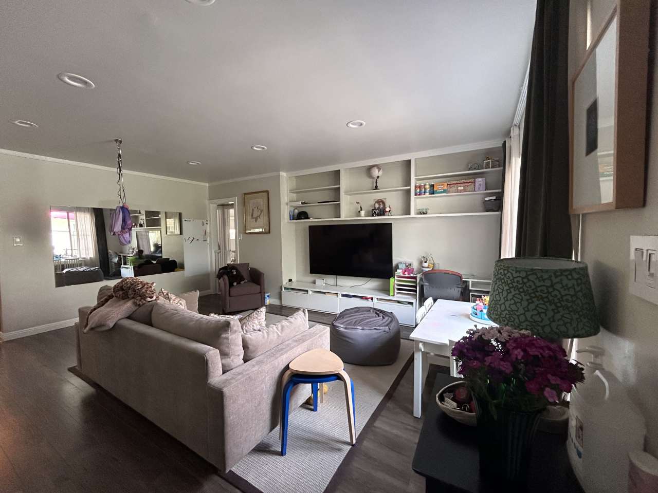 800 North Eucalyptus Avenue