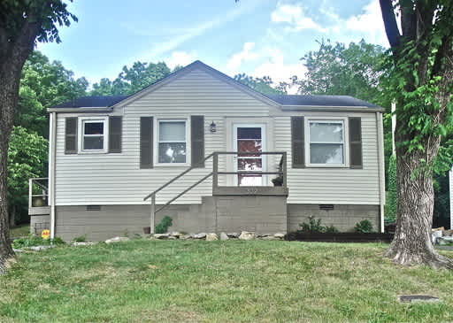 Adorable 2 Bedroom 1 Bath Home in Sylvan Heights!