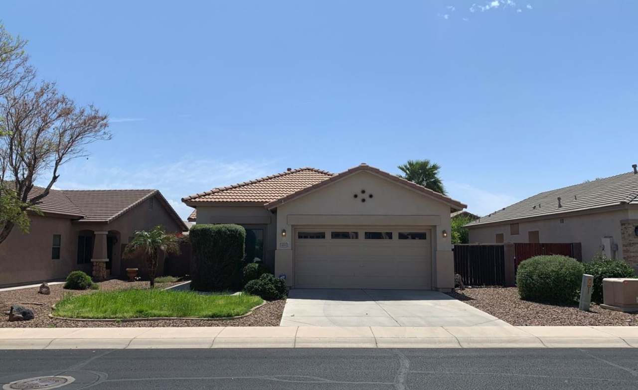 14641 W Hearn Rd, Surprise - Nice 3 Bedroom w/pool