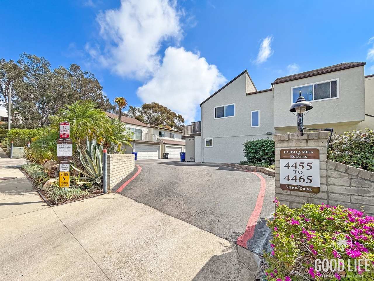 Spacious 3BD/2.5BA Townhouse in UTC W/ 2-Car Garage, Washer/Dryer, Balcony, Community Pool  Tennis Courts!