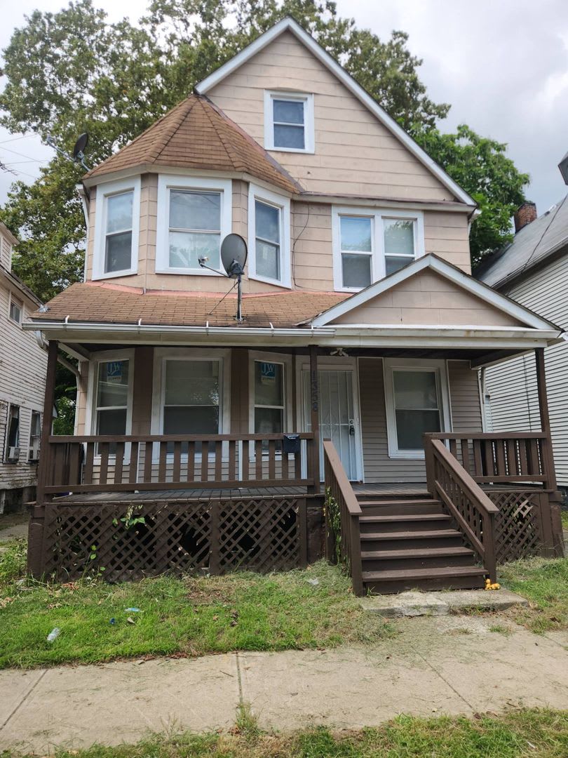 Charming 4-Bedroom Property in Prime Location