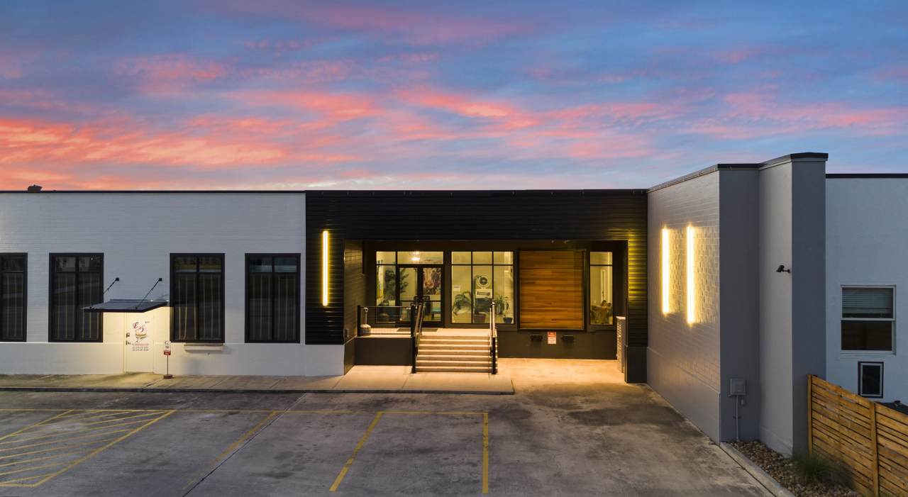 3363 East Commerce Street